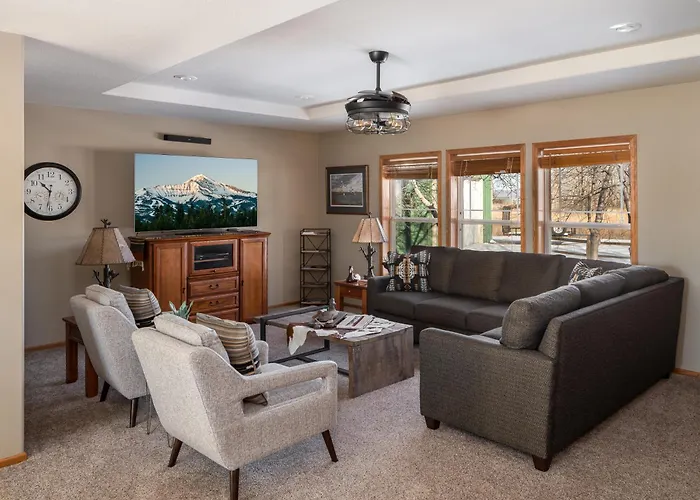 Mountain View Home On 2 Acres